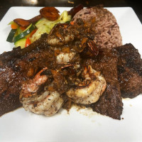 Sattdown Jamaican Grill food