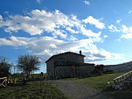 Aia Della Foresta outside