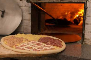 Tradicional Pizza Desde 1998 food