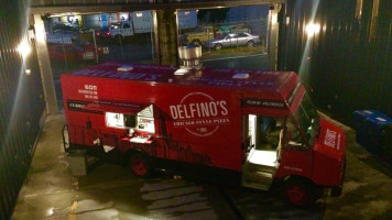 Delfino's Chicago Style Pizza outside