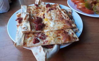 Pelit Lahmacun food