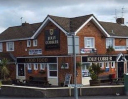 The Jolly Cobbler outside