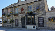 Makins At Helmsley outside