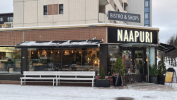 Bistro Naapuri outside