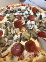 Champs Classic Pizza food