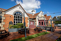 The Horse And Jockey outside