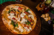 Padrino's Pizza Express food