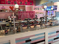 Smallcakes Cupcakery food