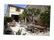 L'autre cote du lavoir inside