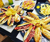 100 Montaditos food