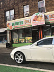 Ls Deli Market outside