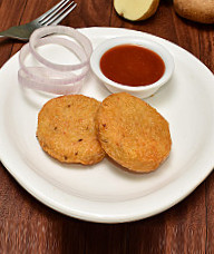 Khidki Vadapav