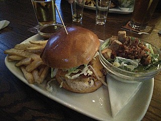 State & Main Kitchen + Bar - Guelph