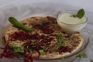 Juices and Paratha