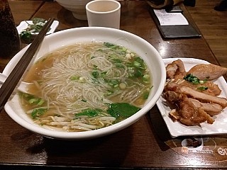 Viet’s Choice 越棧越式湯粉專門店