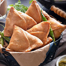 Shreeji Navtad Na Samosa