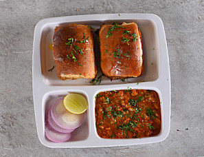 Maharaj Bhajipav Pulav (manekchowk Wala)