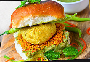 G.s Dabeli Vadapav