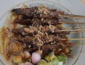 Sate Dan Gule Sapi H. Haris