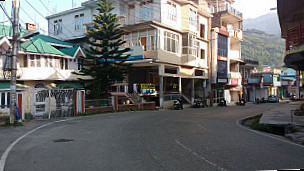 Hotel Vivek & Restaurant