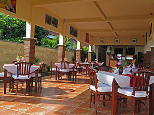 Camessa Bar Restaurant