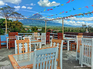 Warung Srikandi /pacha Beach