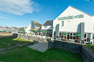 Lockyers Quay Cookhouse Pub