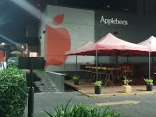 Applebee's Zona Viva