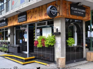 Claroscuro Gastropub