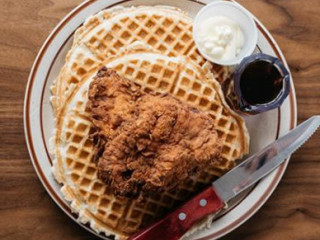 Fat's Chicken & Waffles