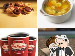 Tim Hortons ᑎᒻ ᕼᐅᐊᑕᓐᔅ