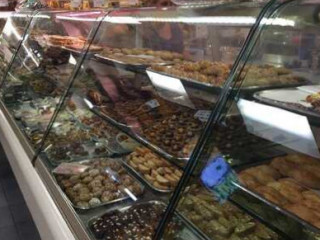 Cardinali Bakery