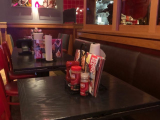 Red Robin Gourmet Burgers And Brews