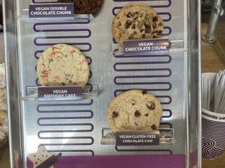 Insomnia Cookies