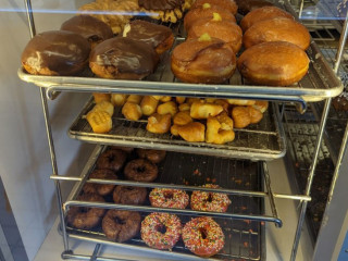 Maple Leaf Donuts