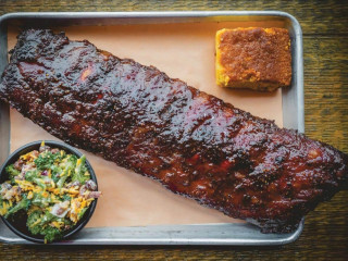 Bear's Smokehouse Barbacue