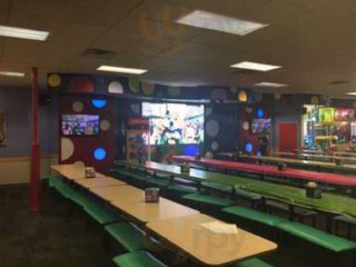 Chuck E. Cheese