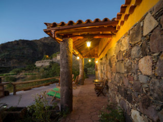 Parador De Turismo De Cruz De Tejeda. Roque Nublo