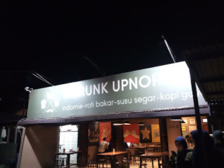 Warunk Upnormal Cimindi