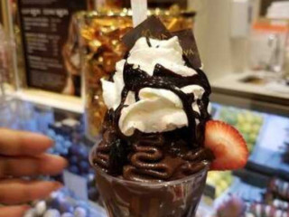 Godiva Chocolatier