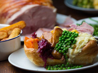 Waterfold Farm, Dining Carvery