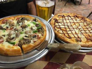 Manny's Pizza House