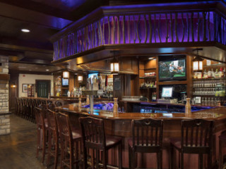 Highlander Pub And Grill