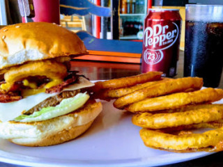 Betty's Authentic American Burgers, México