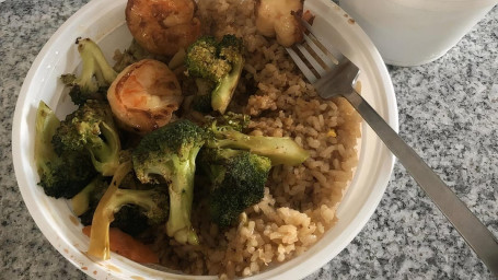 L10. Shrimp W. Broccoli