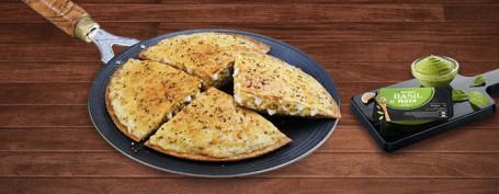 Paratha Pizza Combo's: Paneer Basil Pesto