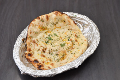 Masala Kulcha (1Pc)