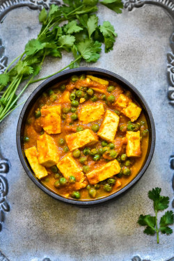 Mattar Paneer(6 Pieces)