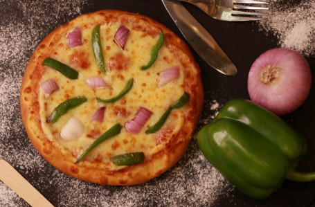 Uien Capsicum Pizza