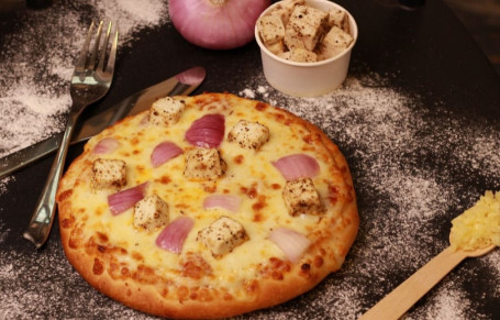 Uien Paneer Pizza